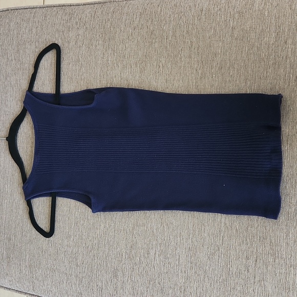 Blue top with buttons - Picture 2 of 2